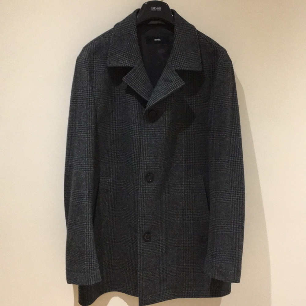 Men’s 3/4 length Hugo Boss coat.